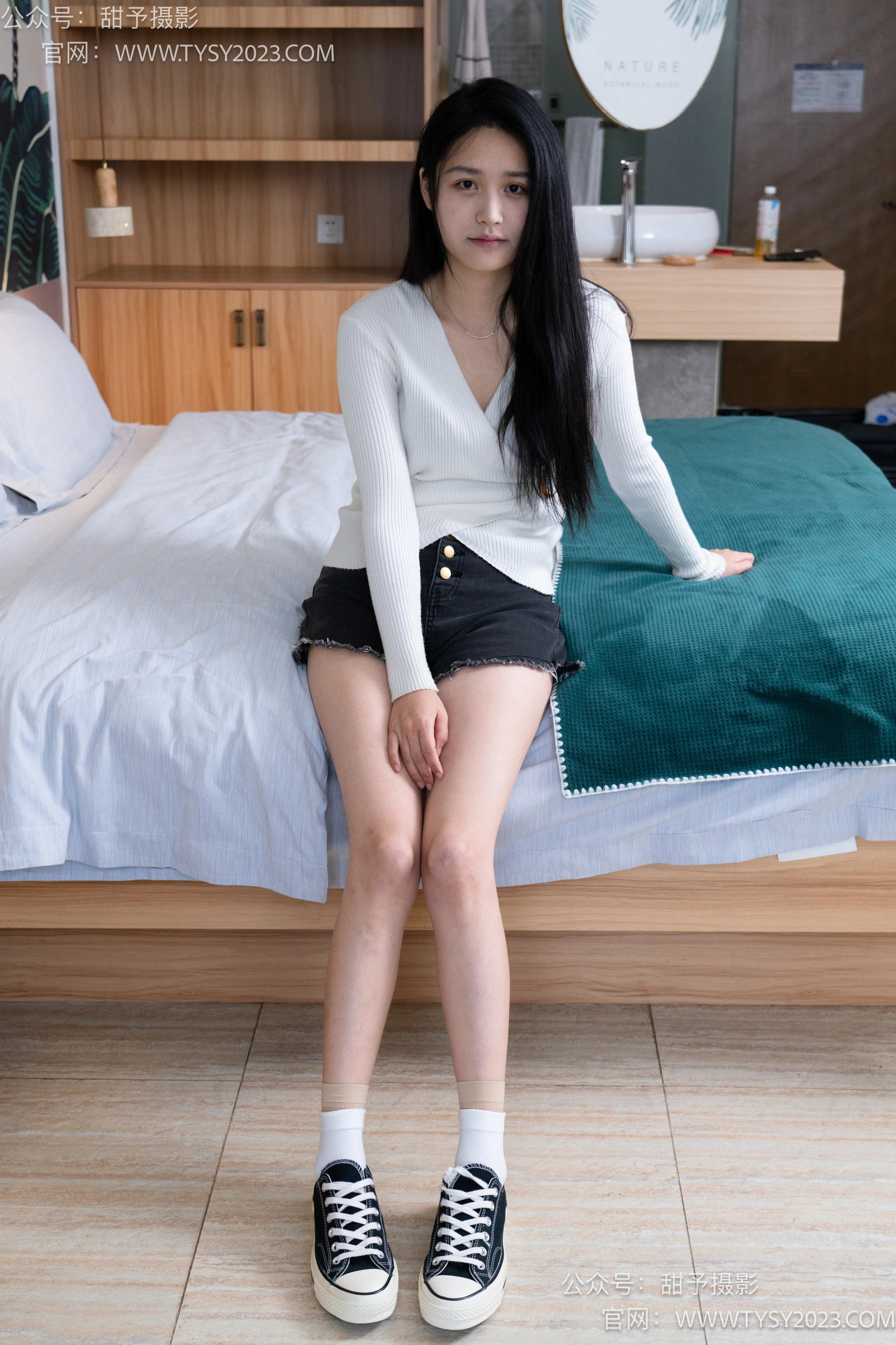 甜予摄影 No.099 澜澜-帆布鞋、皮鞋、短肉丝、白棉袜、裸足 1